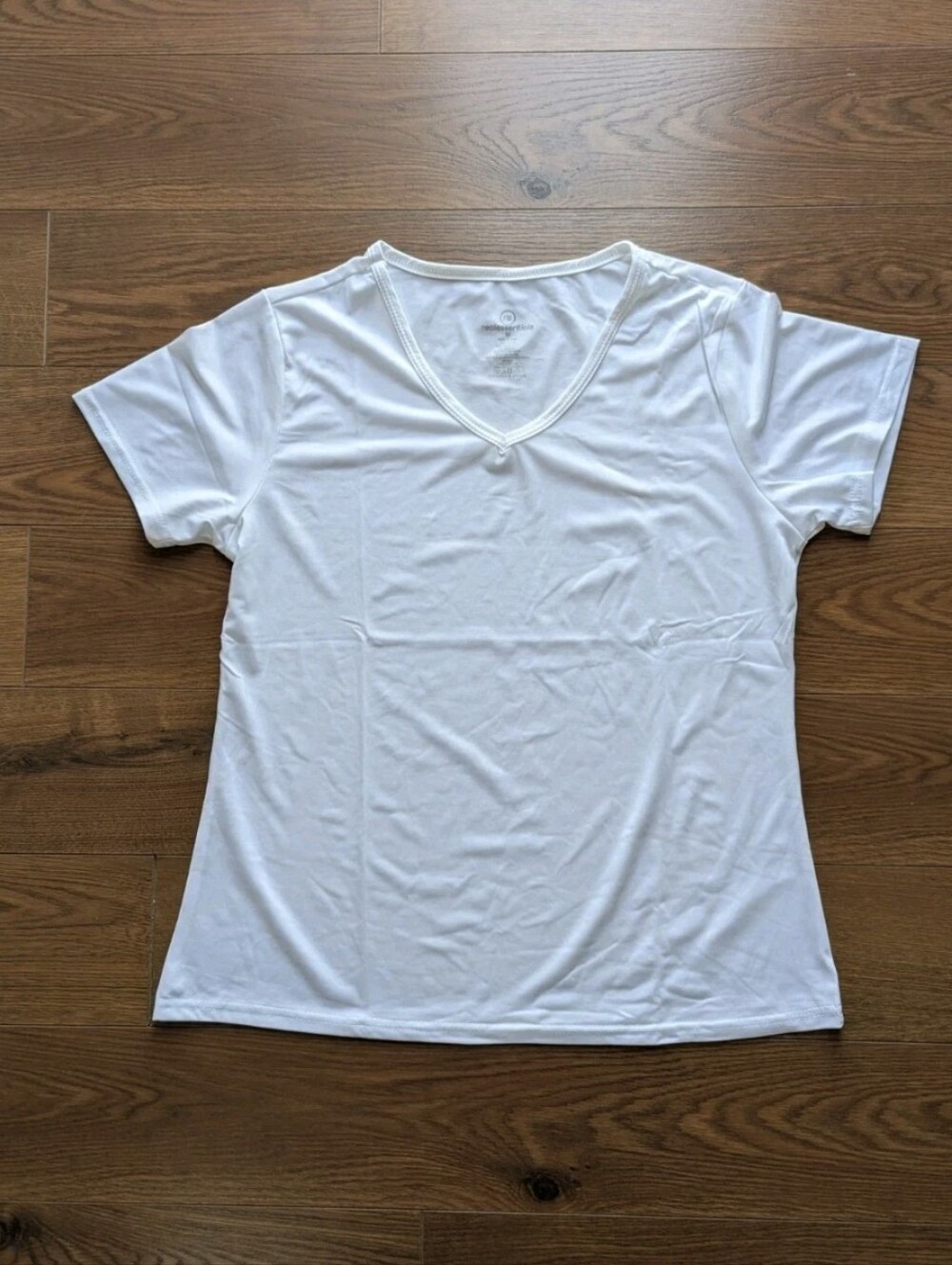 Real Essentials V Neck T Shirts Womens Medium Lot Of 5 - Picture 2 of 6